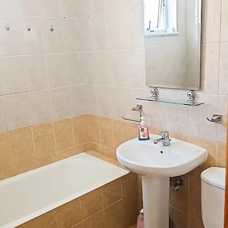 Апартаменты The Poolside Escape Ларнака