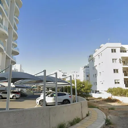 Apartment The Poolside Escape Larnaca