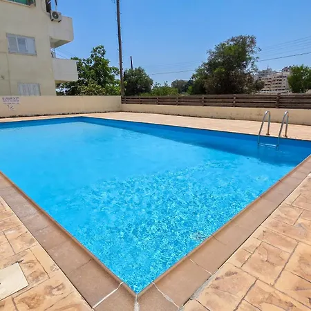 Апартаменты The Poolside Escape Ларнака